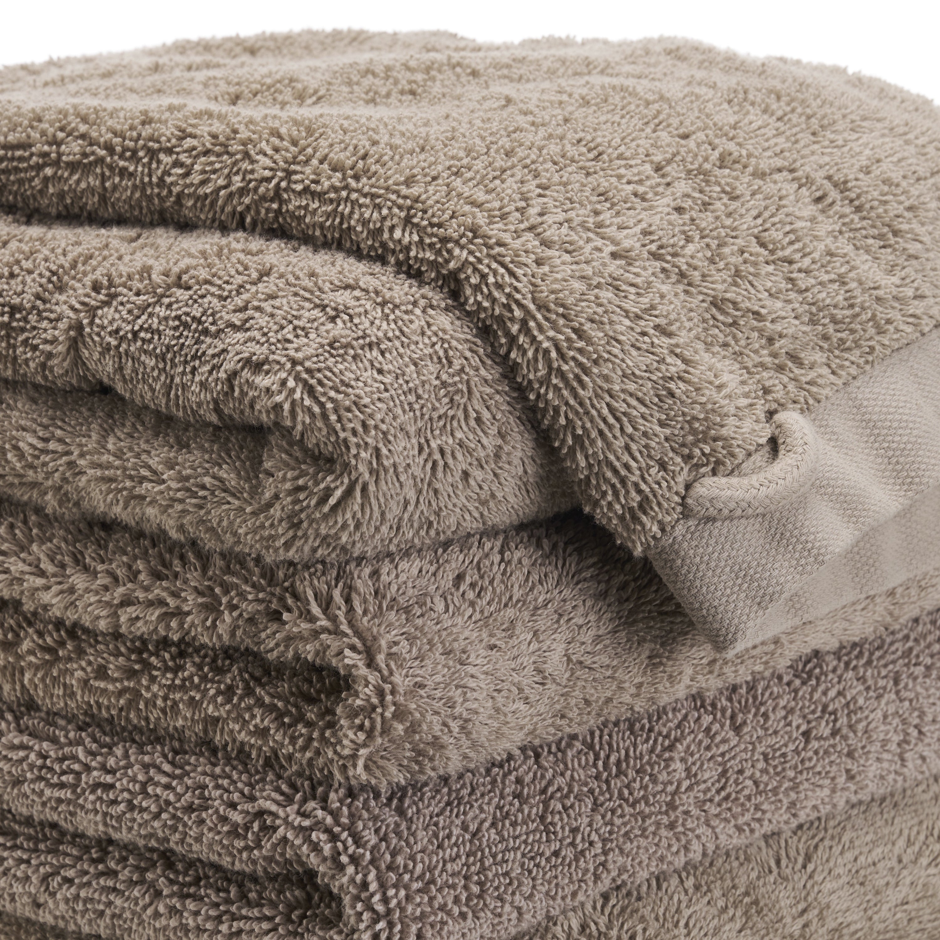Oat Cotton Riviera Bath Towel - Plush Terry Loop & Hem Detail Close-Up | MATTEO