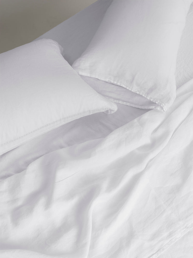Do You Really Need a Flat Sheet for Your Bed?